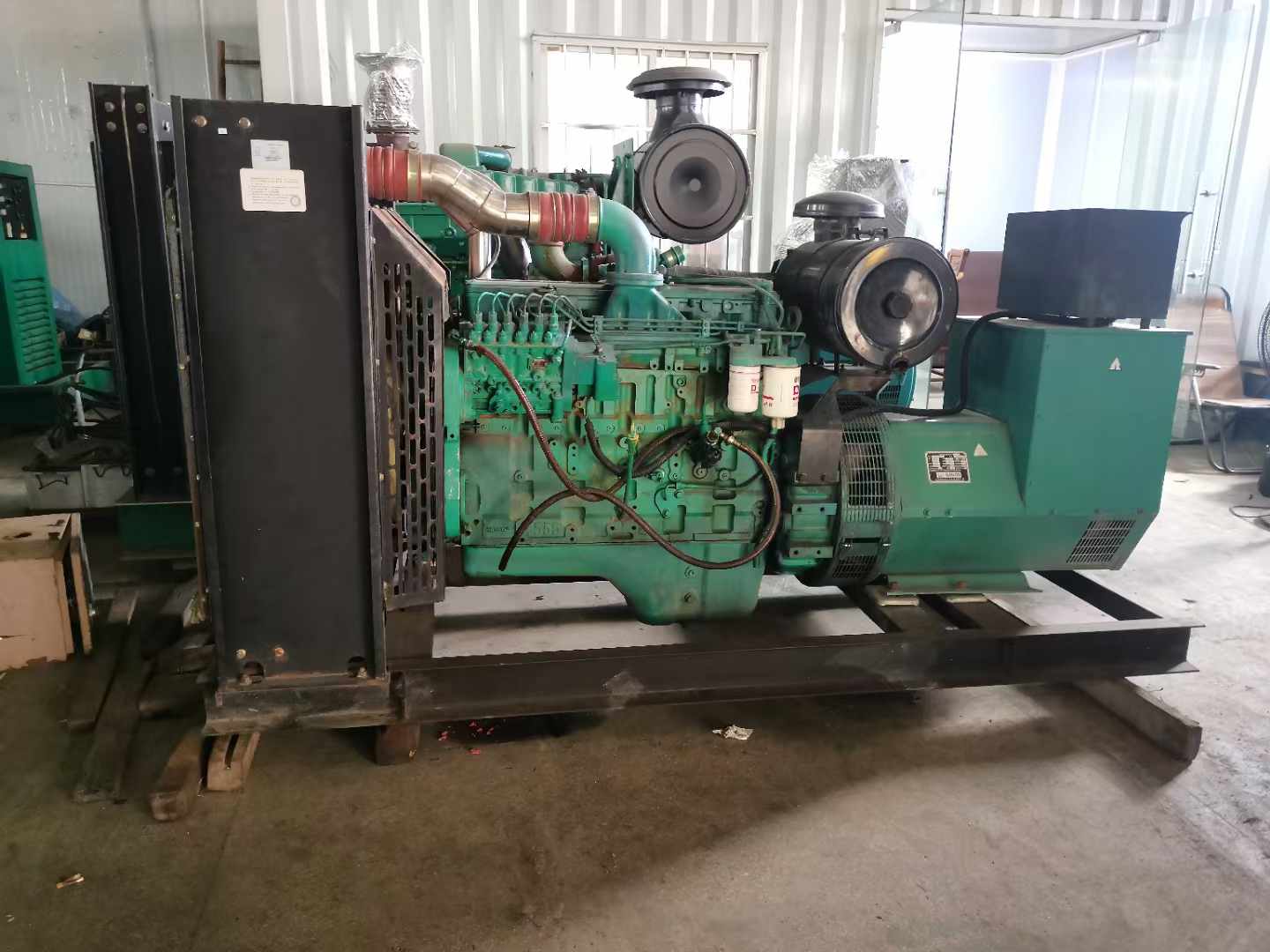 海陵发电机租赁如何确定电缆的承载电流是否在安全范围内？